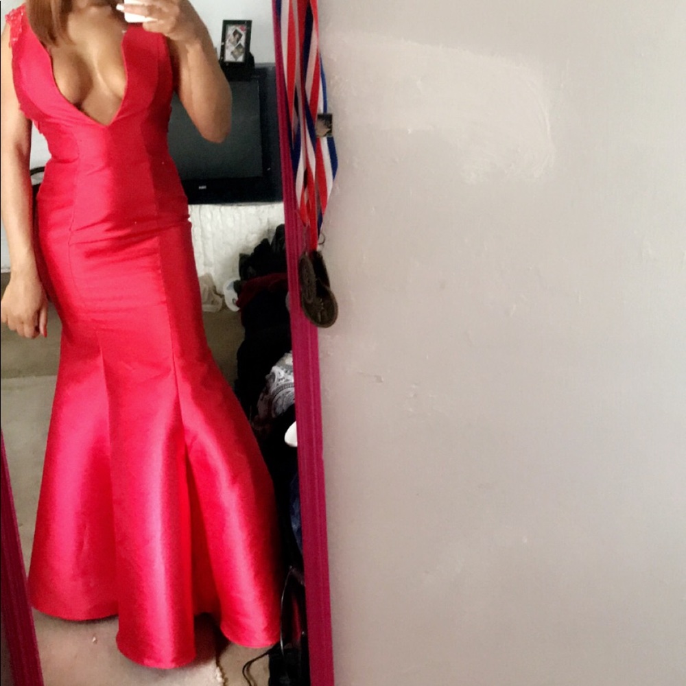 Red custom made dress for sale ❤️